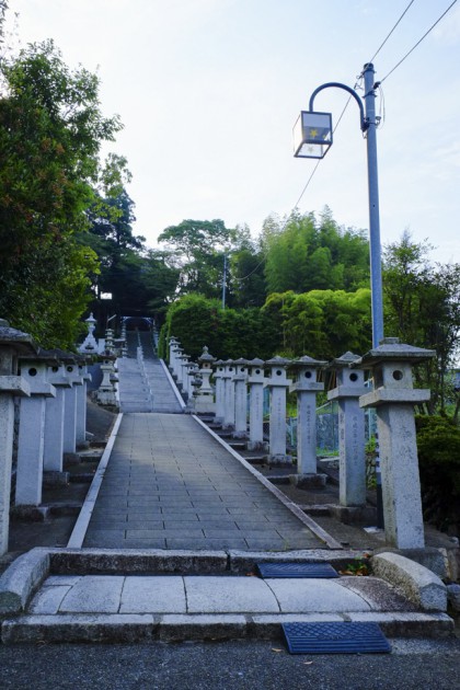 階段(何段あるのだろう?) 階段(何段あるのだろう?)